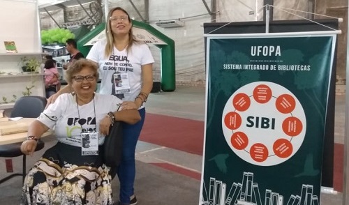 Profa. Terezinha Pacheco esteve no estande da Ufopa