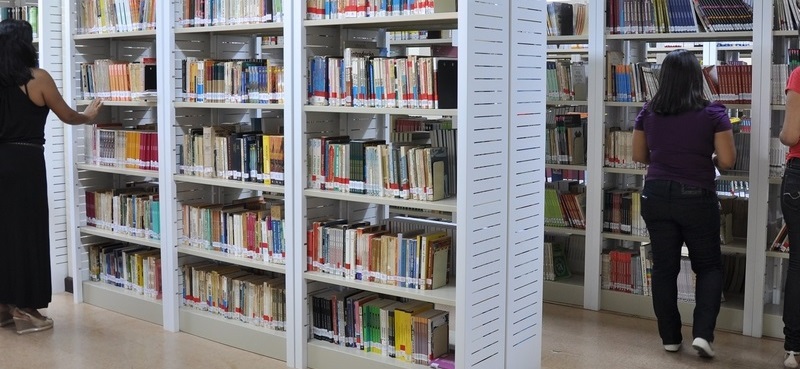 Devolução de livros por agendamento para alunos concluintes